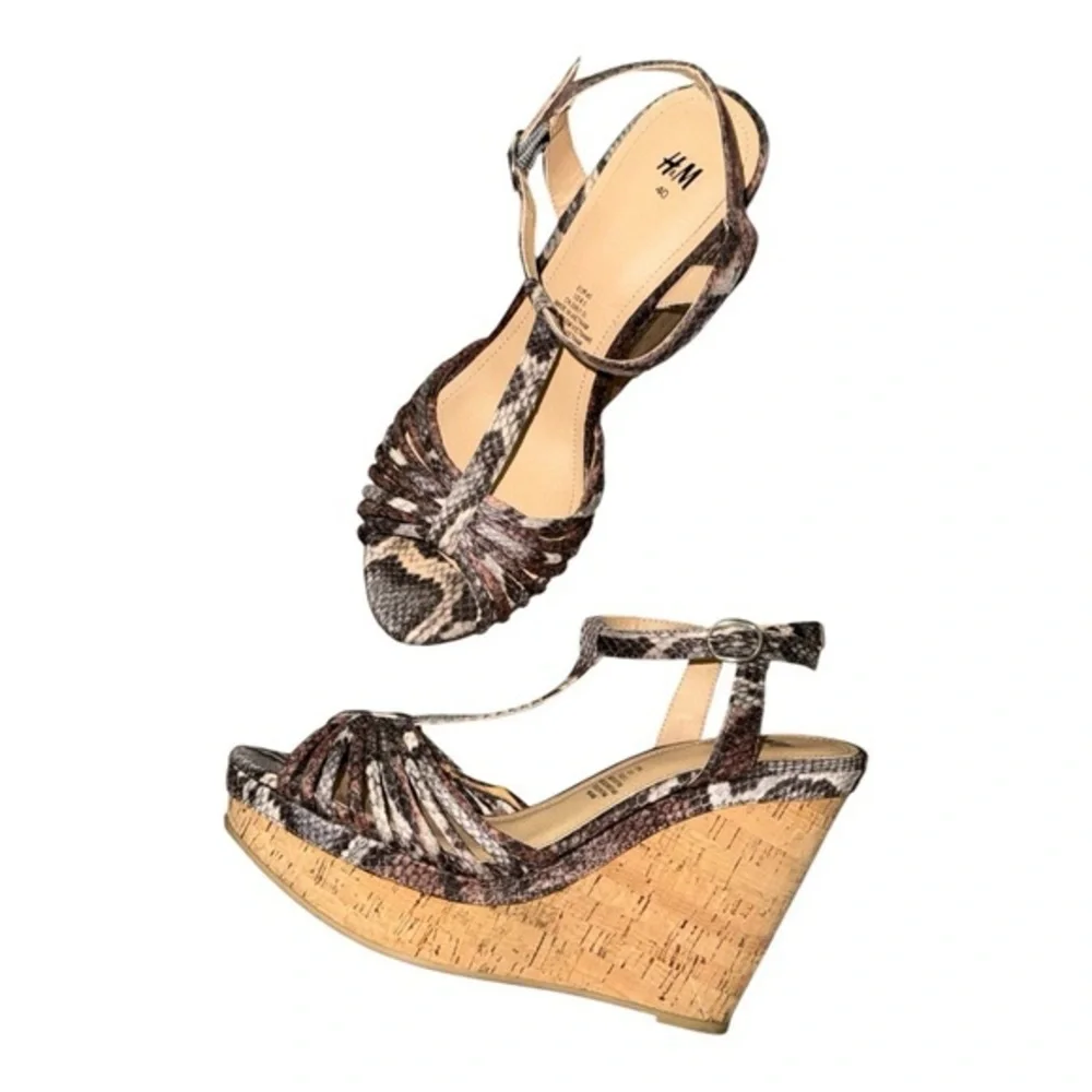 H & M Snakeskin Print Cork Wedge Sandals Brown Tan Size 8.5 Boho Summer